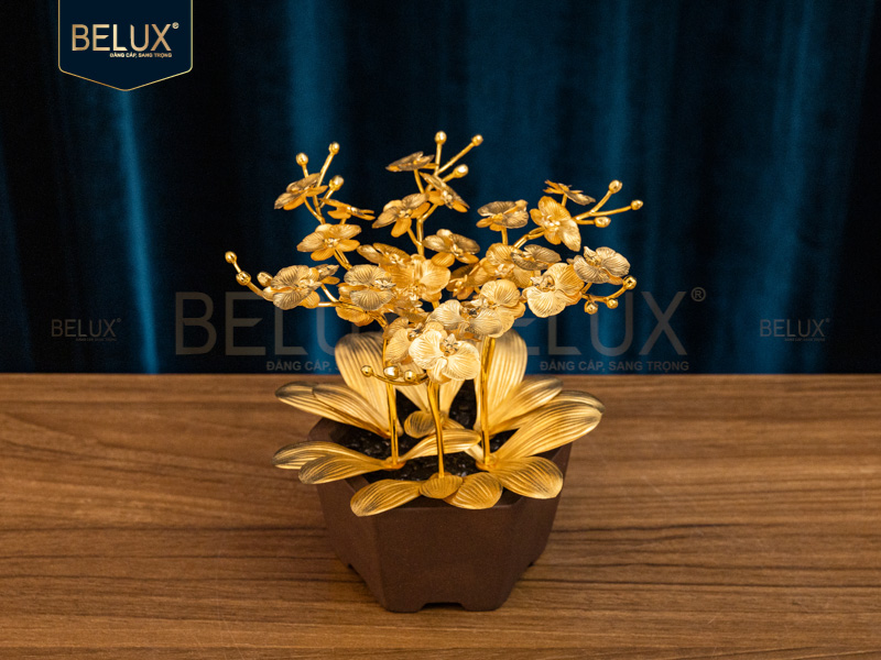 Chậu hoa lan hồ điệp 6 cành dát vàng 24K KT 19x17x17cm